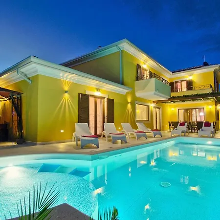 Hébergement de vacances Star *